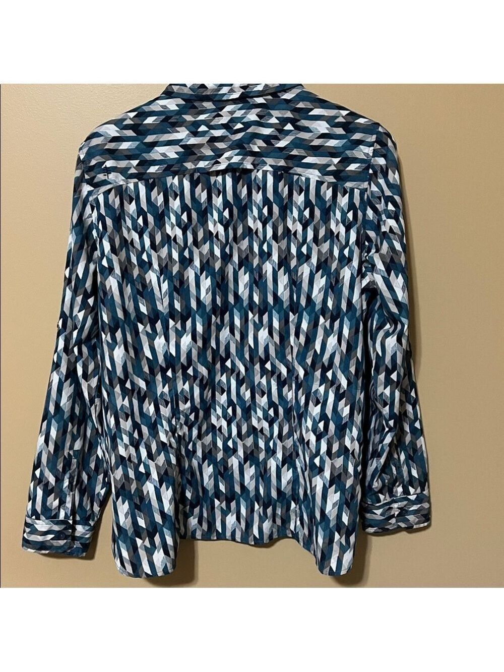 Royal Robbins Blue Geometric Button Down Shirt. XL - Picture 4 of 11